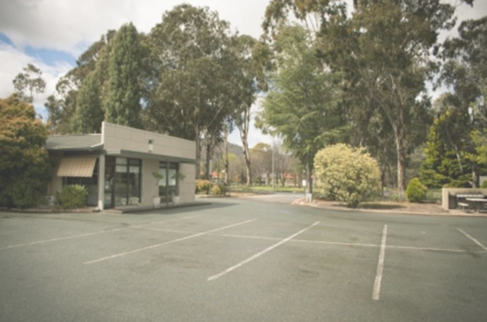 Red Cedars Motel Canberra Exterior photo