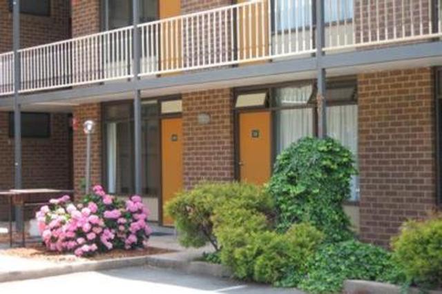 Red Cedars Motel Canberra Exterior photo